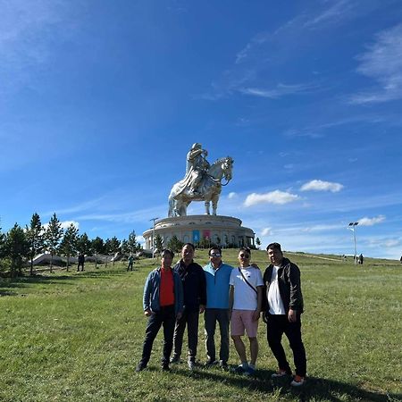Camel Track Guesthouse And Tour Operator Llc Ulaanbaatar Ngoại thất bức ảnh