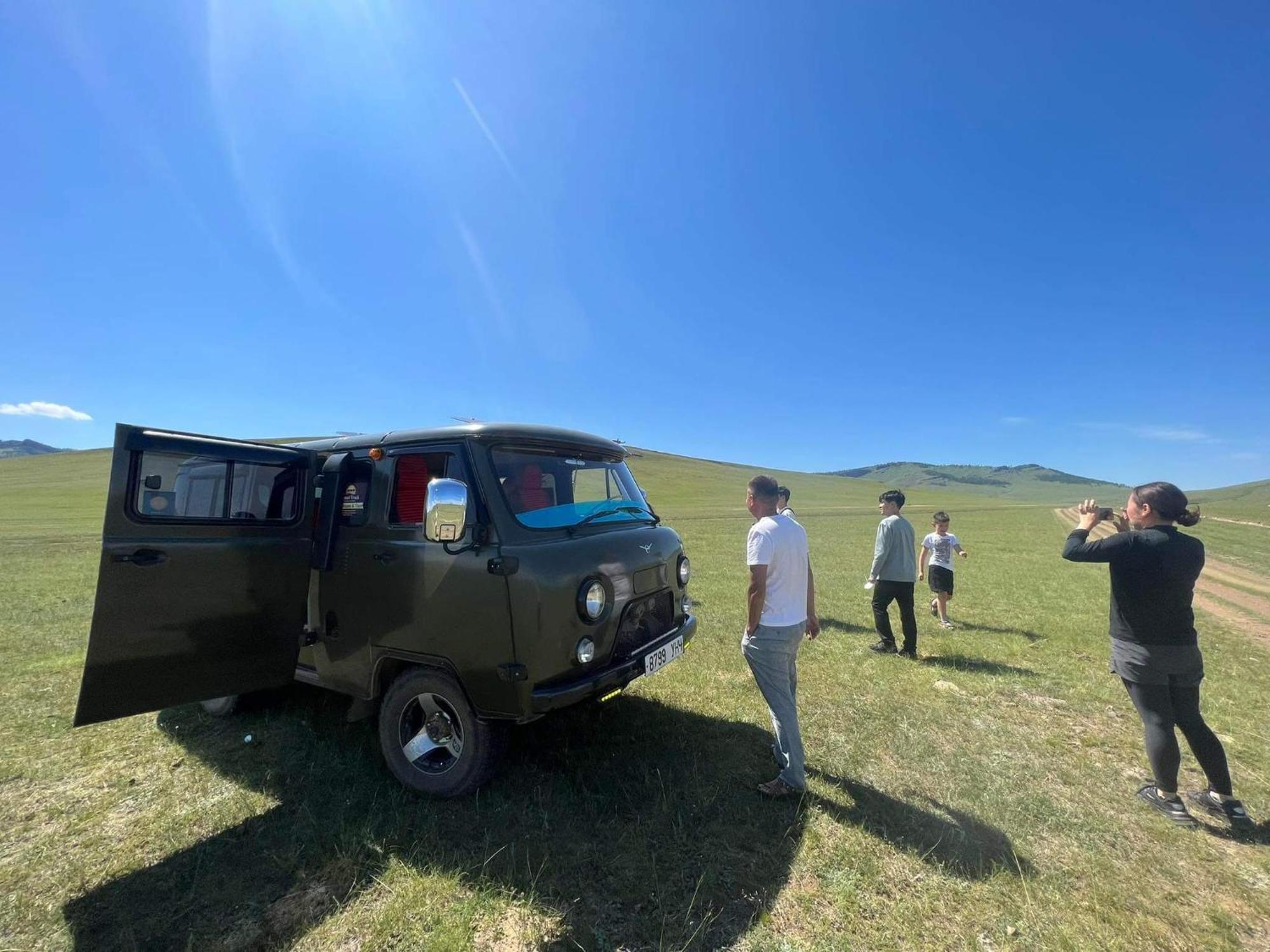 Camel Track Guesthouse And Tour Operator Llc Ulaanbaatar Ngoại thất bức ảnh